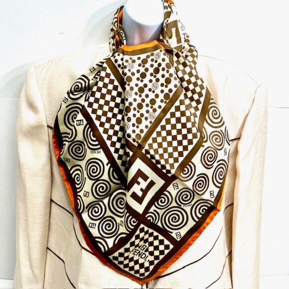 Unused  Fendi 100% Silk Scarf Satin 34"x34 Ivery Brown Orange Made in Italy (22) - Picture 4 of 10